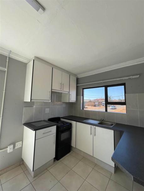 Bachelor apartment in Mamelodi-2