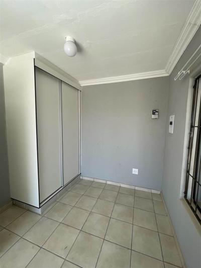 Bachelor apartment in Mamelodi-4