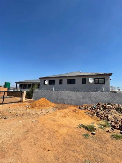 Bachelor apartment in Mamelodi-6