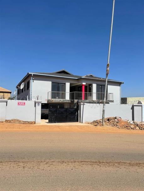 Bachelor apartment in Mamelodi-7