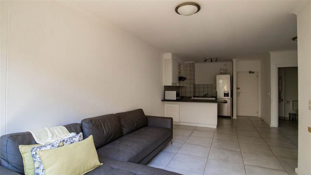 2 Bedroom Flat in Cape Town City Centre-15