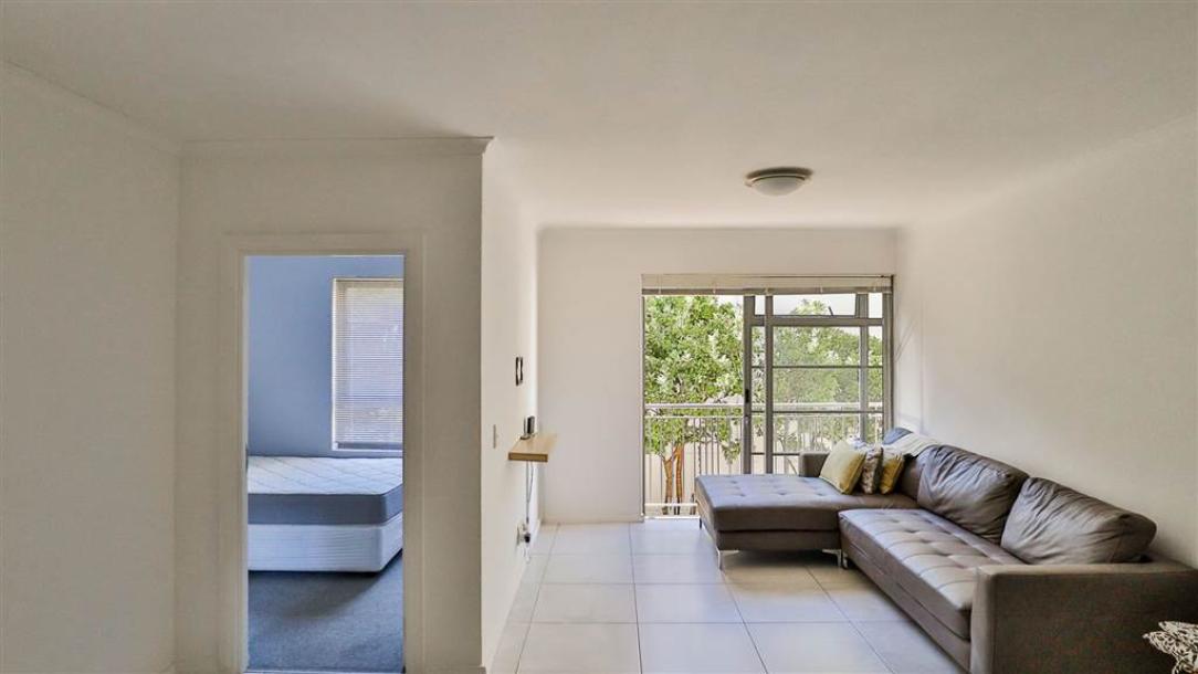 2 Bedroom Flat in Cape Town City Centre-17