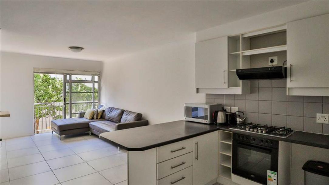 2 Bedroom Flat in Cape Town City Centre-18