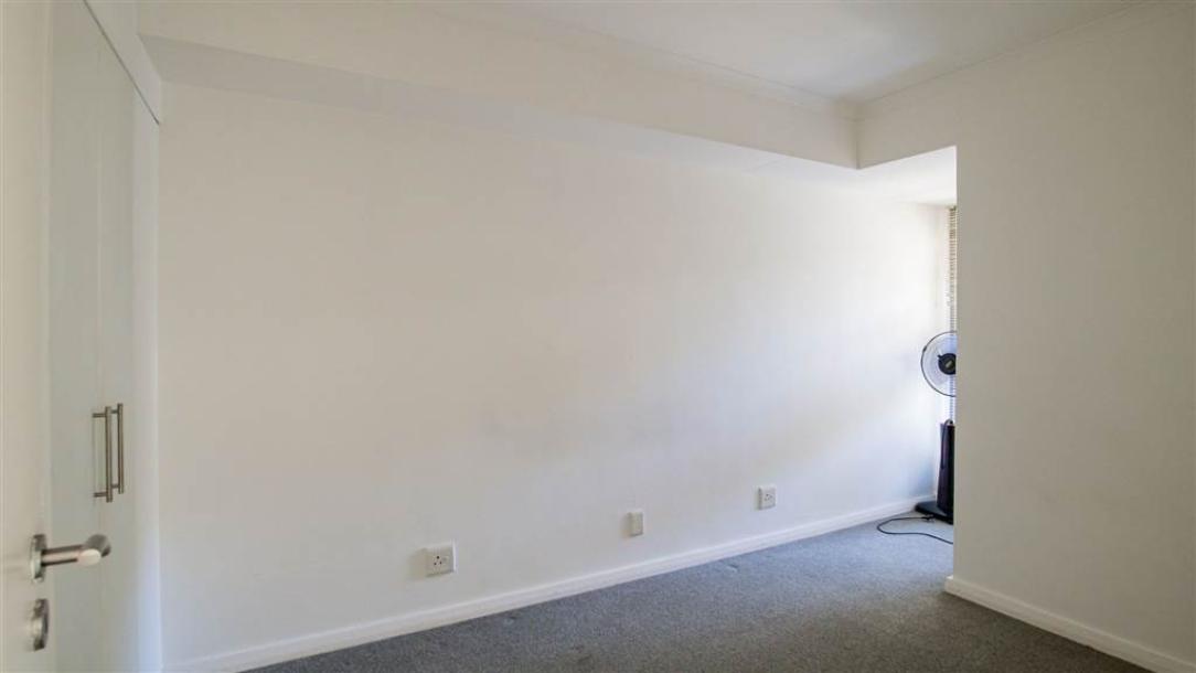 2 Bedroom Flat in Cape Town City Centre-9