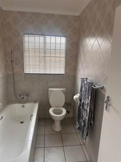 3 Bedroom Townhouse in Highveld-14