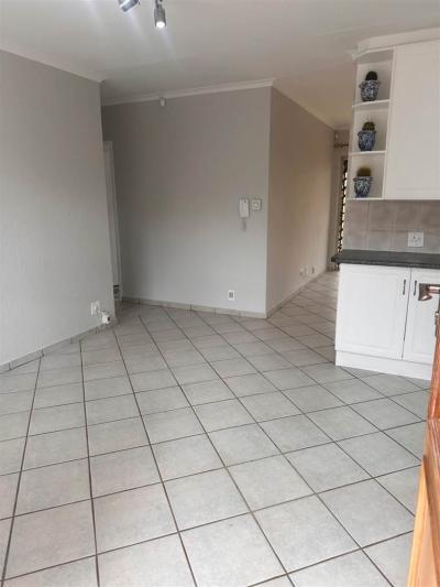 3 Bedroom Townhouse in Highveld-17