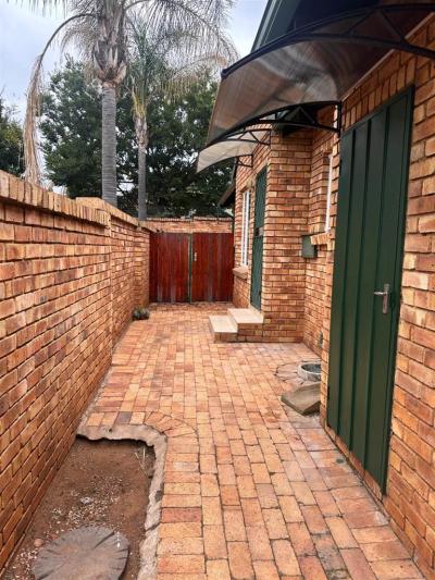 3 Bedroom Townhouse in Highveld-3