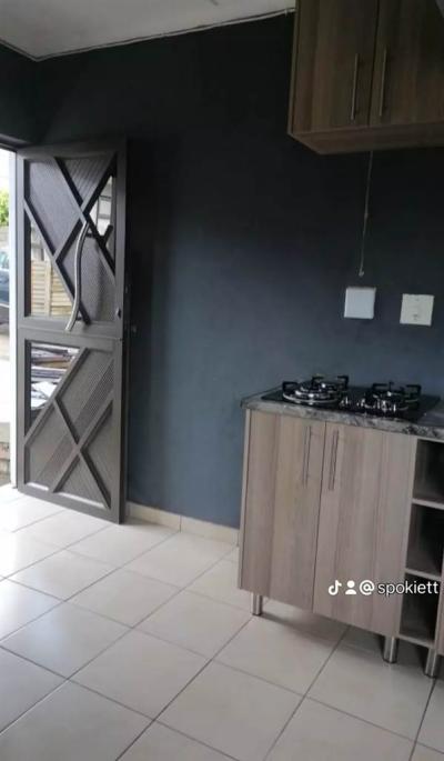 2 Bedroom Flat in Greenfields