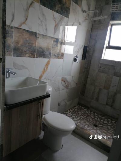 2 Bedroom Flat in Greenfields-17