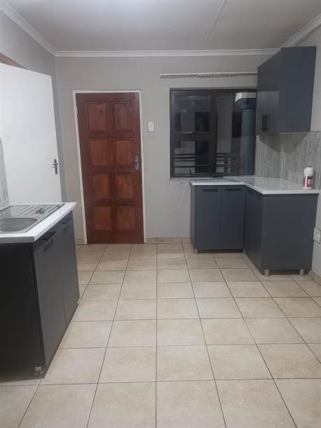 1 Bed Apartment in Soweto Central-0