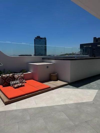 1 Bedroom Apartment in Sea Point