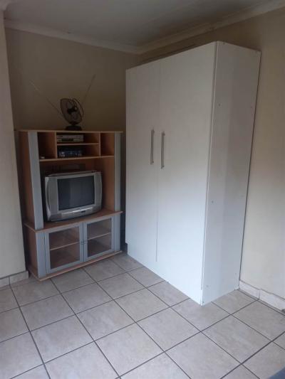 1 Bedroom Garden Cottage in Tasbet Park