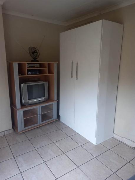 1 Bedroom Garden Cottage in Tasbet Park-0
