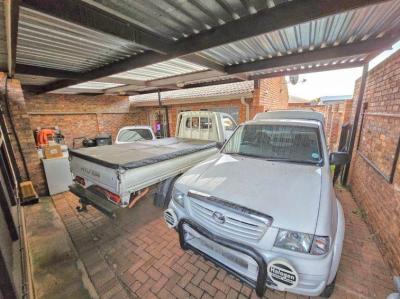 2 Bedroom House in Doornpoort and surrounds-3