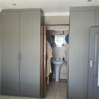 1 Bedroom Townhouse in Doornpoort and surrounds-3