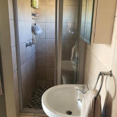 1 Bedroom Townhouse in Doornpoort and surrounds-4