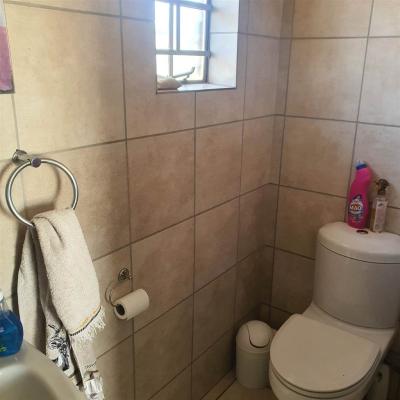 1 Bedroom Townhouse in Doornpoort and surrounds-5