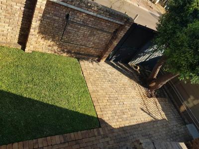 1 Bedroom Townhouse in Doornpoort and surrounds-7