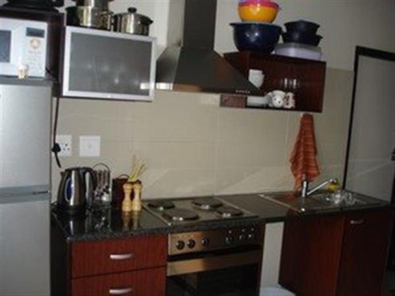 Bachelor apartment in Braamfontein-3