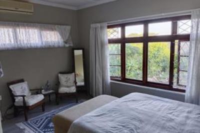 3 Bedroom House for Sale in Uvongo Beach-11