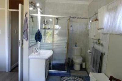 3 Bedroom House for Sale in Uvongo Beach-12