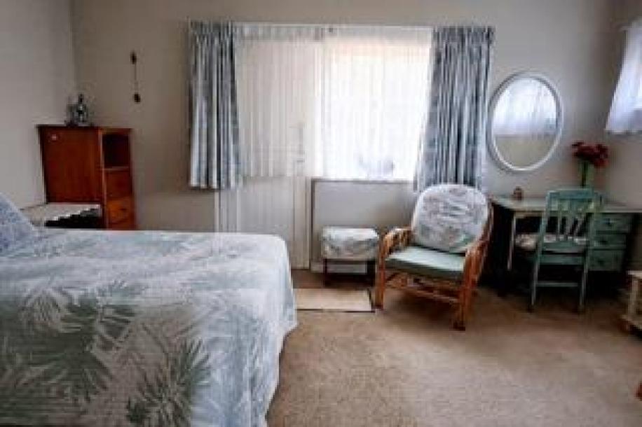 3 Bedroom House for Sale in Uvongo Beach-13