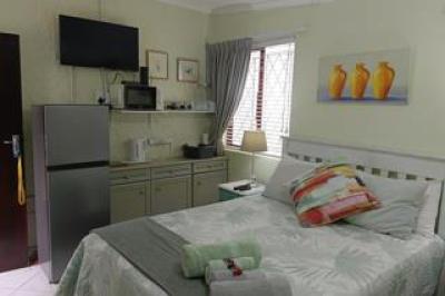 3 Bedroom House for Sale in Uvongo Beach-15