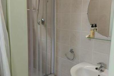 3 Bedroom House for Sale in Uvongo Beach-16