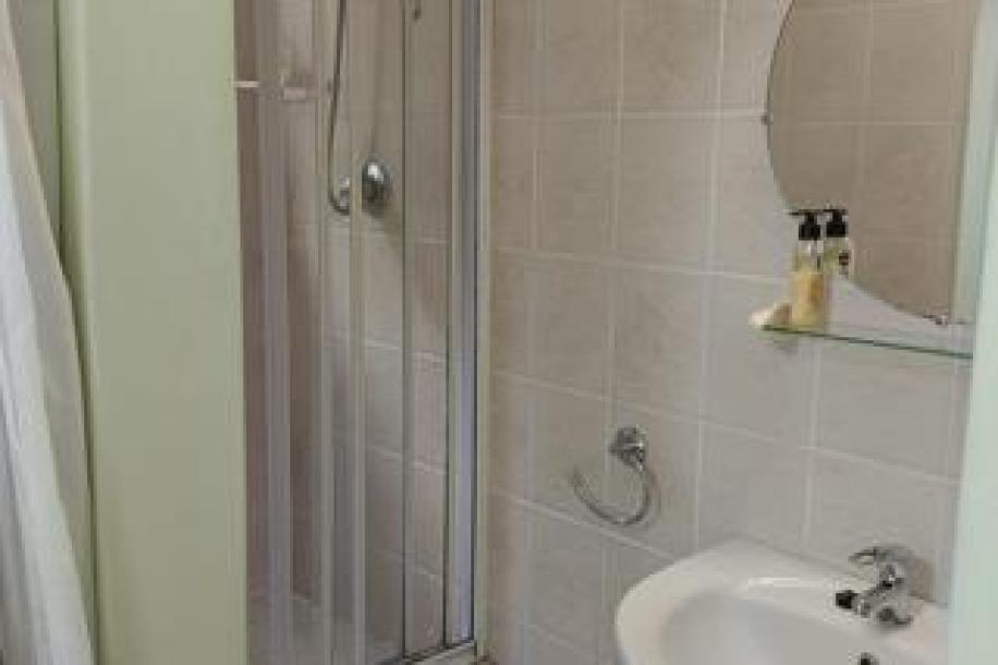 3 Bedroom House for Sale in Uvongo Beach-16