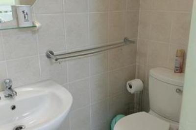 3 Bedroom House for Sale in Uvongo Beach-17