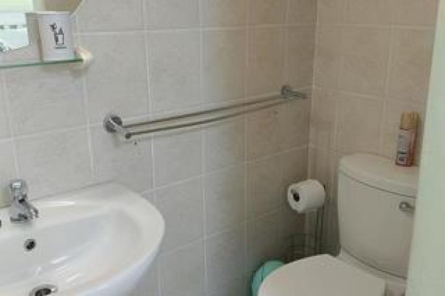 3 Bedroom House for Sale in Uvongo Beach-17