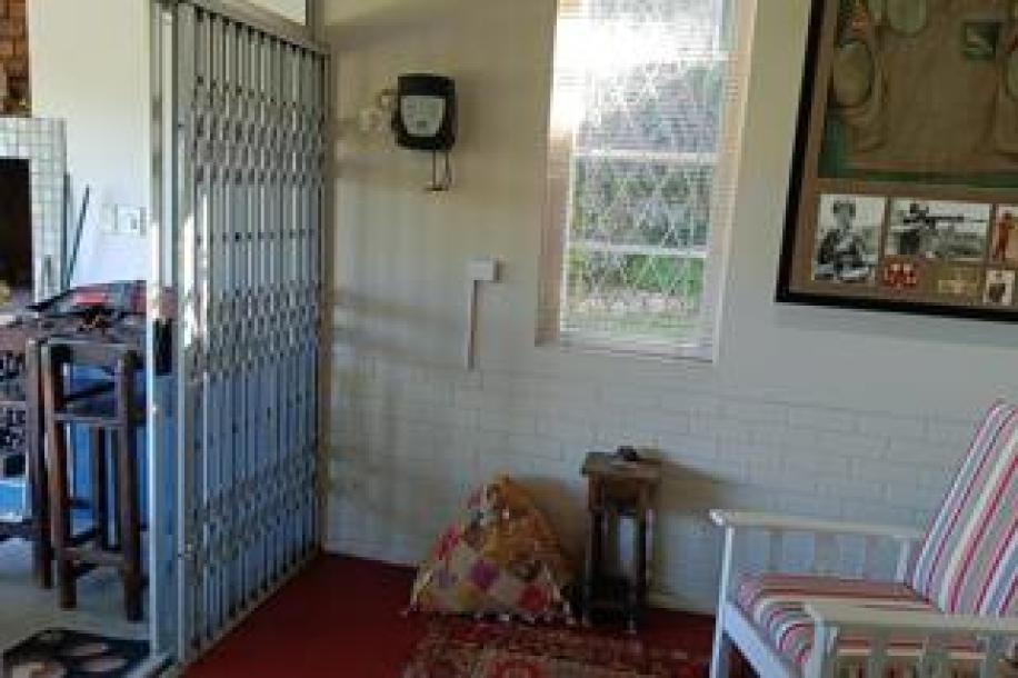 3 Bedroom House for Sale in Uvongo Beach-7