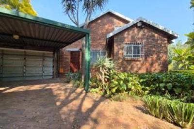 5 Bedroom House for Sale in Bedfordview-14