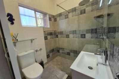 5 Bedroom House for Sale in Bedfordview-15