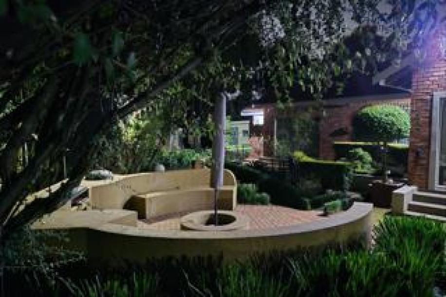 5 Bedroom House for Sale in Bedfordview-17