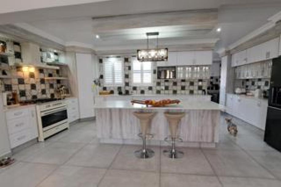 3 Bedroom House for Sale in Dana Bay-2