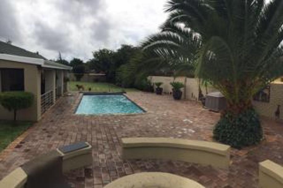 6 Bedroom House for Sale in Del Judor Ext 1-0