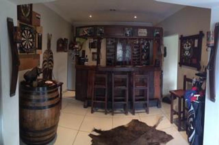 6 Bedroom House for Sale in Del Judor Ext 1-9