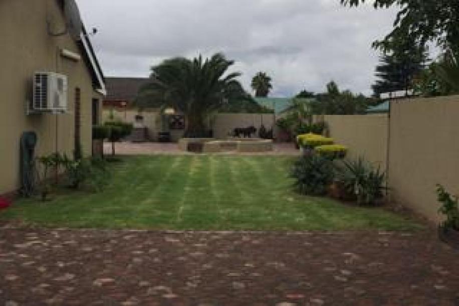 6 Bedroom House for Sale in Del Judor Ext 1-14
