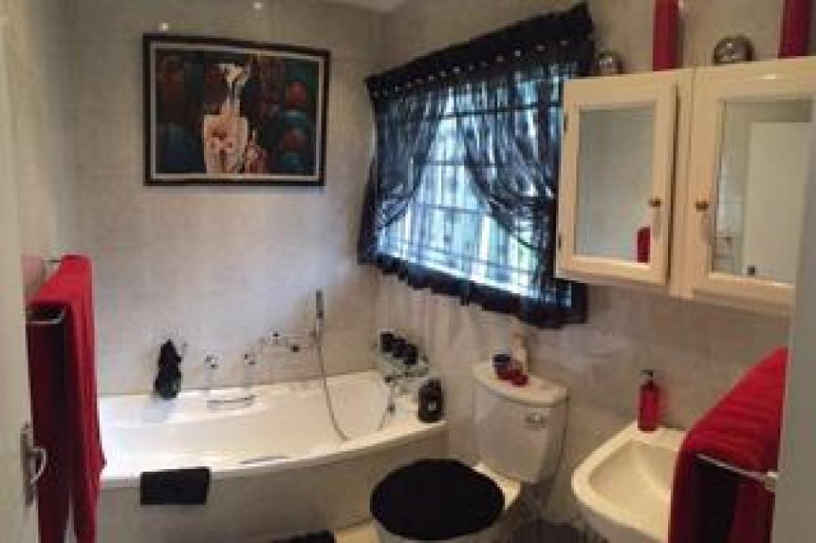 6 Bedroom House for Sale in Del Judor Ext 1-3