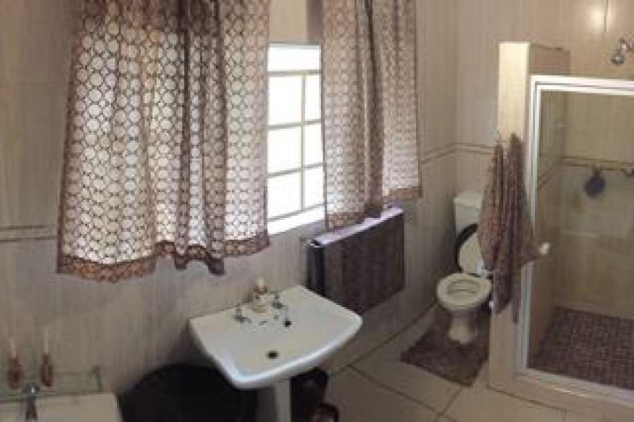 6 Bedroom House for Sale in Del Judor Ext 1-6