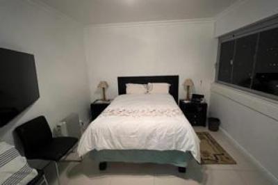 2 Bedroom Apartment / Flat to Rent in Sea Point