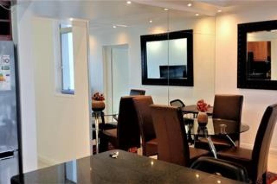 2 Bedroom Apartment / Flat to Rent in Sea Point-17