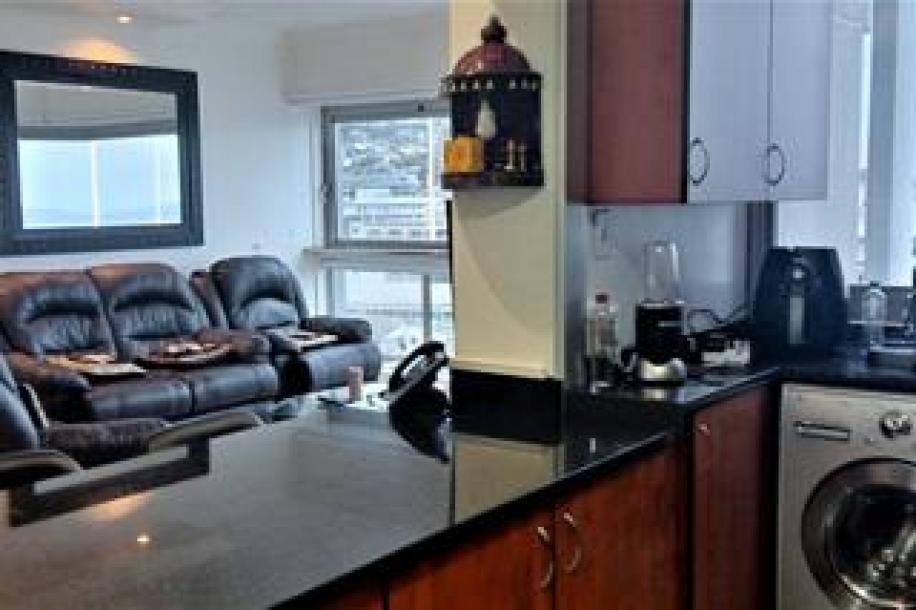 2 Bedroom Apartment / Flat to Rent in Sea Point-18