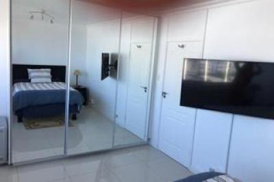 2 Bedroom Apartment / Flat to Rent in Sea Point