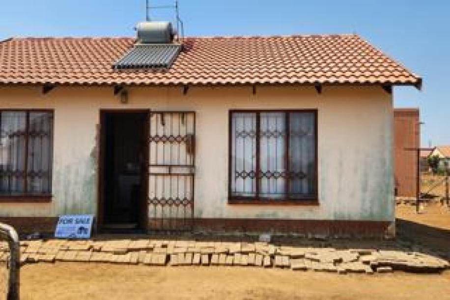 2 Bedroom House for Sale in Boitekong-0