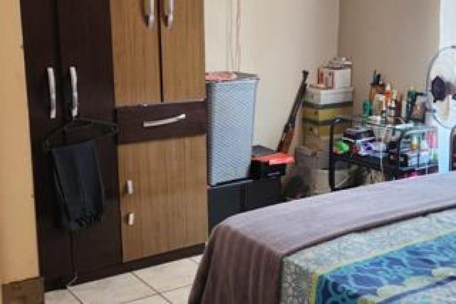 2 Bedroom House for Sale in Boitekong-9