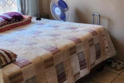 2 Bedroom House for Sale in Boitekong-11