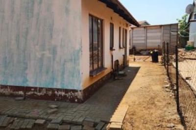 2 Bedroom House for Sale in Boitekong-1