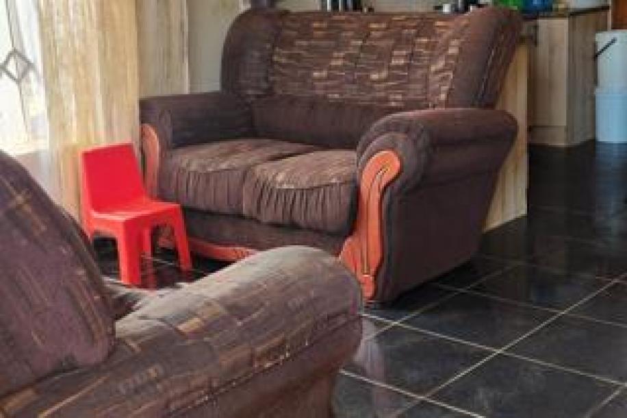 2 Bedroom House for Sale in Boitekong-3
